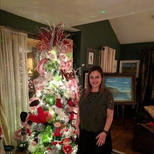 Meet your Posher, Mona